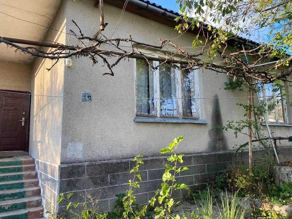 House for sale. 3 rooms, 80 m². Dunkovytsya. 