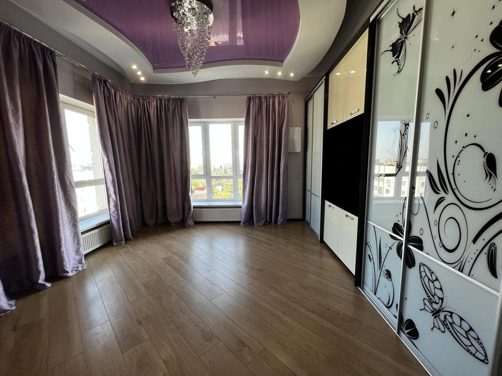 Apartments for sale. 3 rooms, 157 m², 10th floor/12 floors. Svyatoshynska, 27, Vyshneve. 