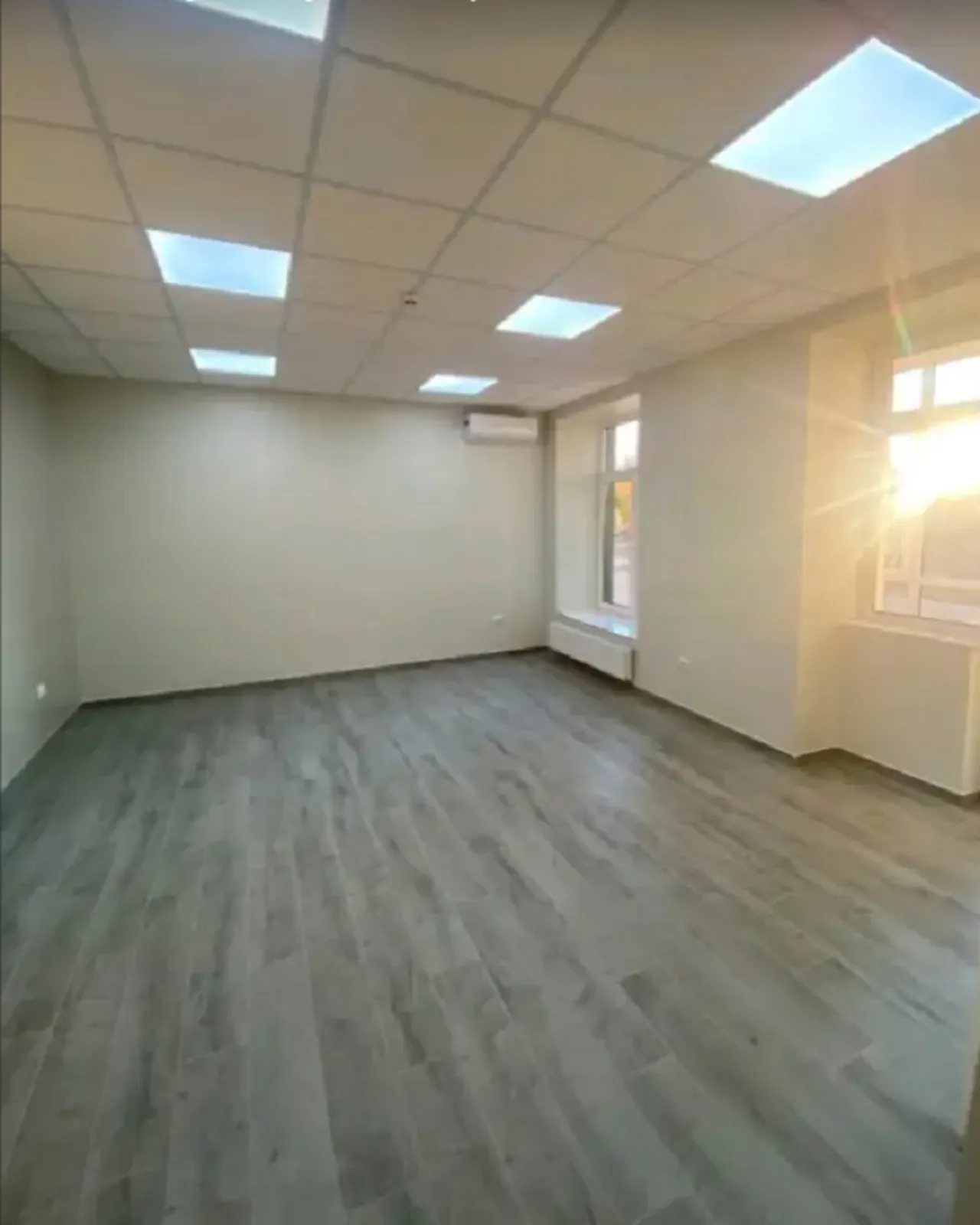 Real estate for sale for commercial purposes. 84 m², 1st floor/10 floors. Sakharnyy zavod, Ternopil. 