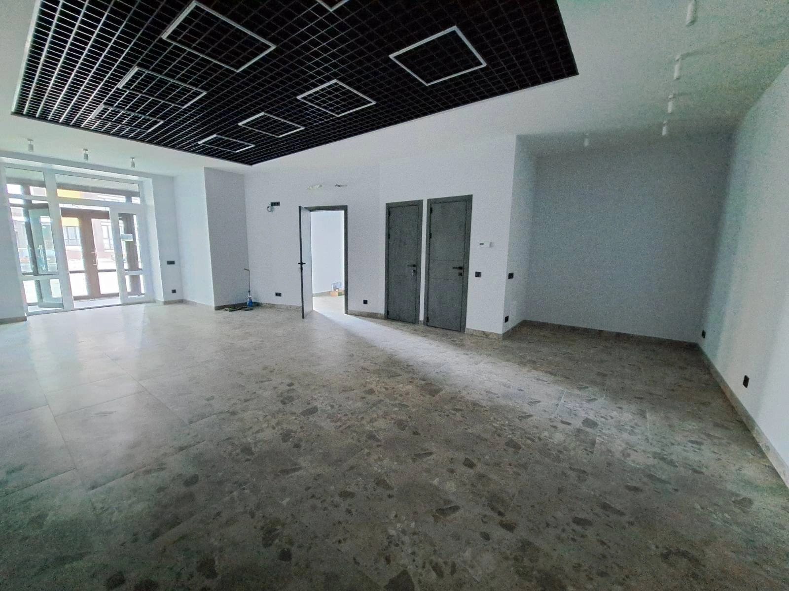 Commercial space for sale. 60 m², 1st floor/10 floors. Mykulynetska vul., Ternopil. 