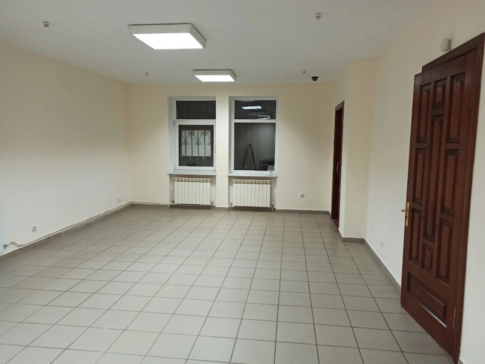 Commercial space for sale. 68 m², 1st floor/6 floors. Biletska vul., Ternopil. 