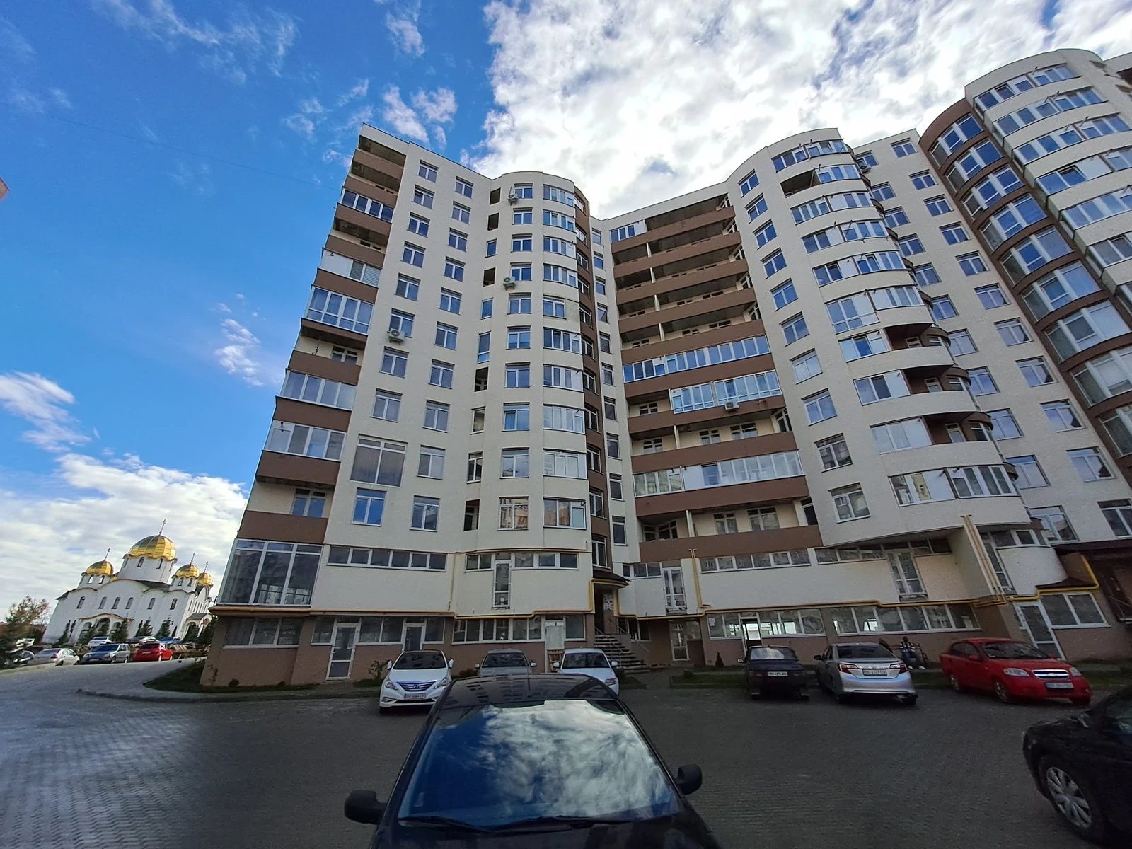 Apartments for sale. 2 rooms, 56 m², 1st floor/11 floors. Bam, Ternopil. 