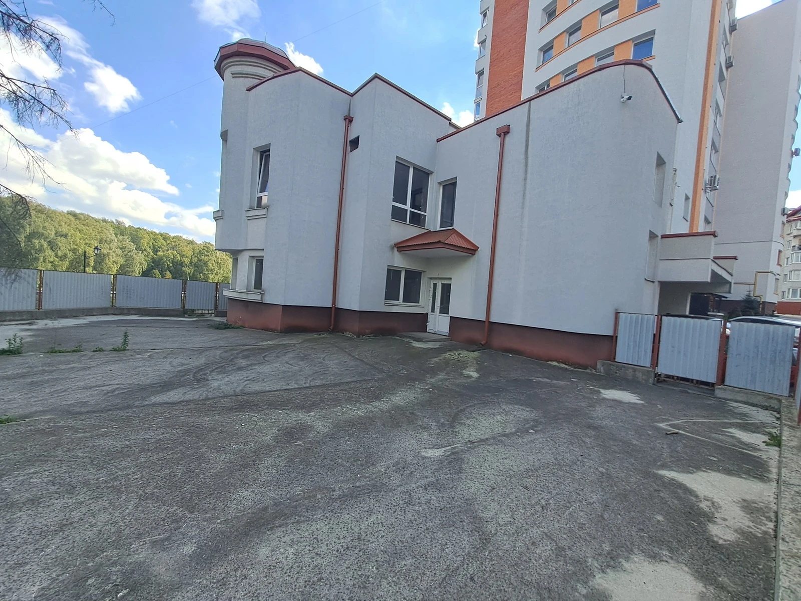 Commercial space for sale. 600 m², 2nd floor/2 floors. 28, Verbytskoho M. vul., Ternopil. 