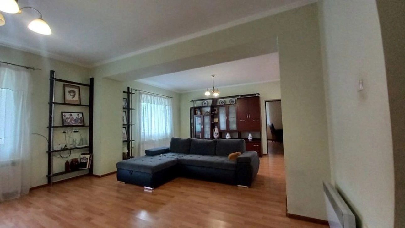 Продажа дома. 7 rooms, 310 m², 2 floors. Минай. 