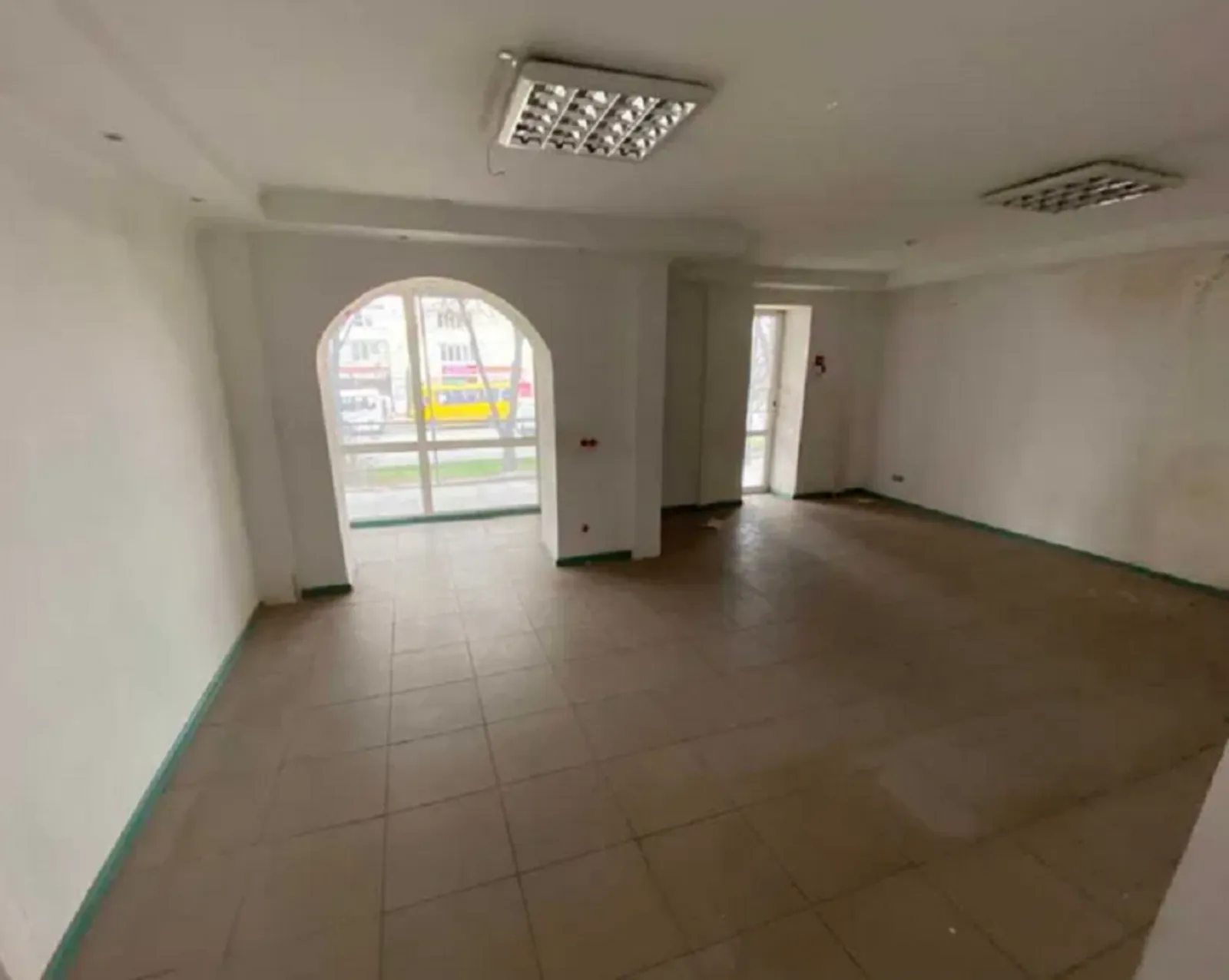 Real estate for sale for commercial purposes. 64 m², 1st floor/9 floors. Tarnavskoho Henerala vul., Ternopil. 