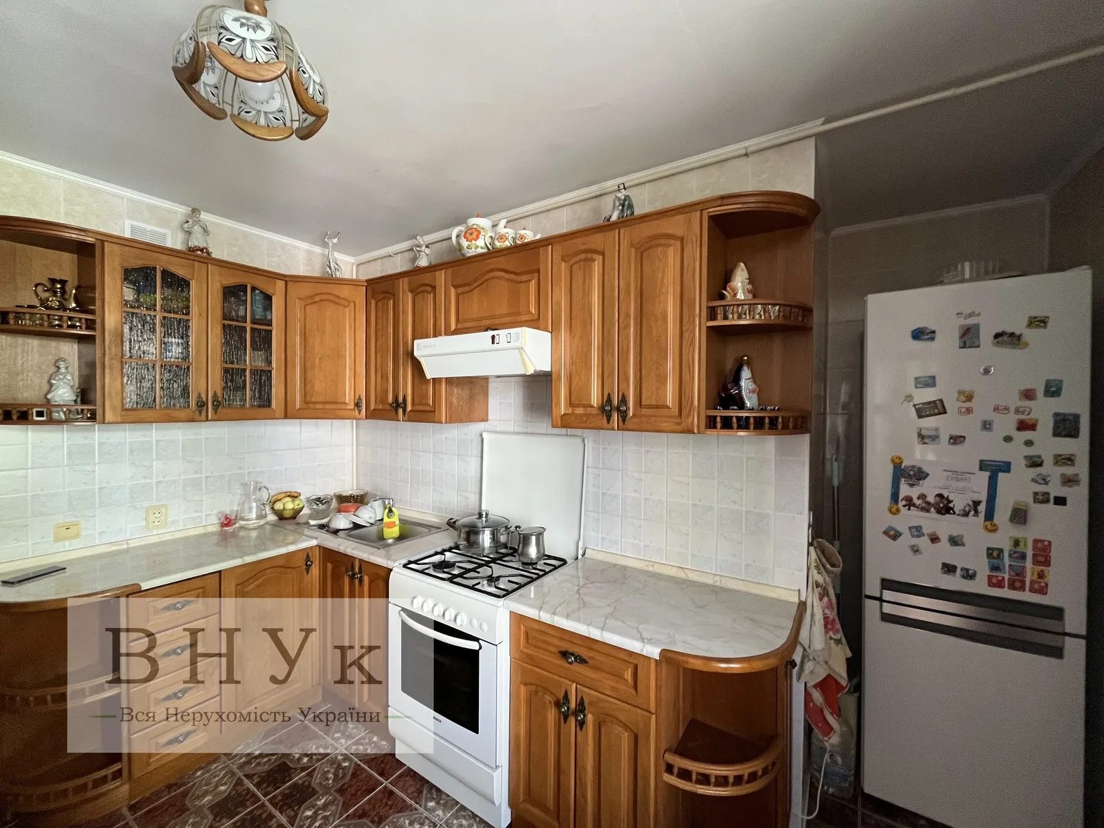 Продаж квартири 3 кімнати, 74 m², 4 пов./4 поверхи. Кутківці / Бенцаля вул., Тернопіль. 