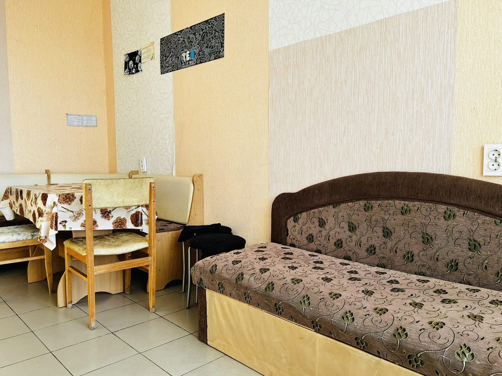 Apartments for sale. 2 rooms, 70 m², 10th floor/12 floors. 43, Vylyamsa Akademyka ul., Odesa. 