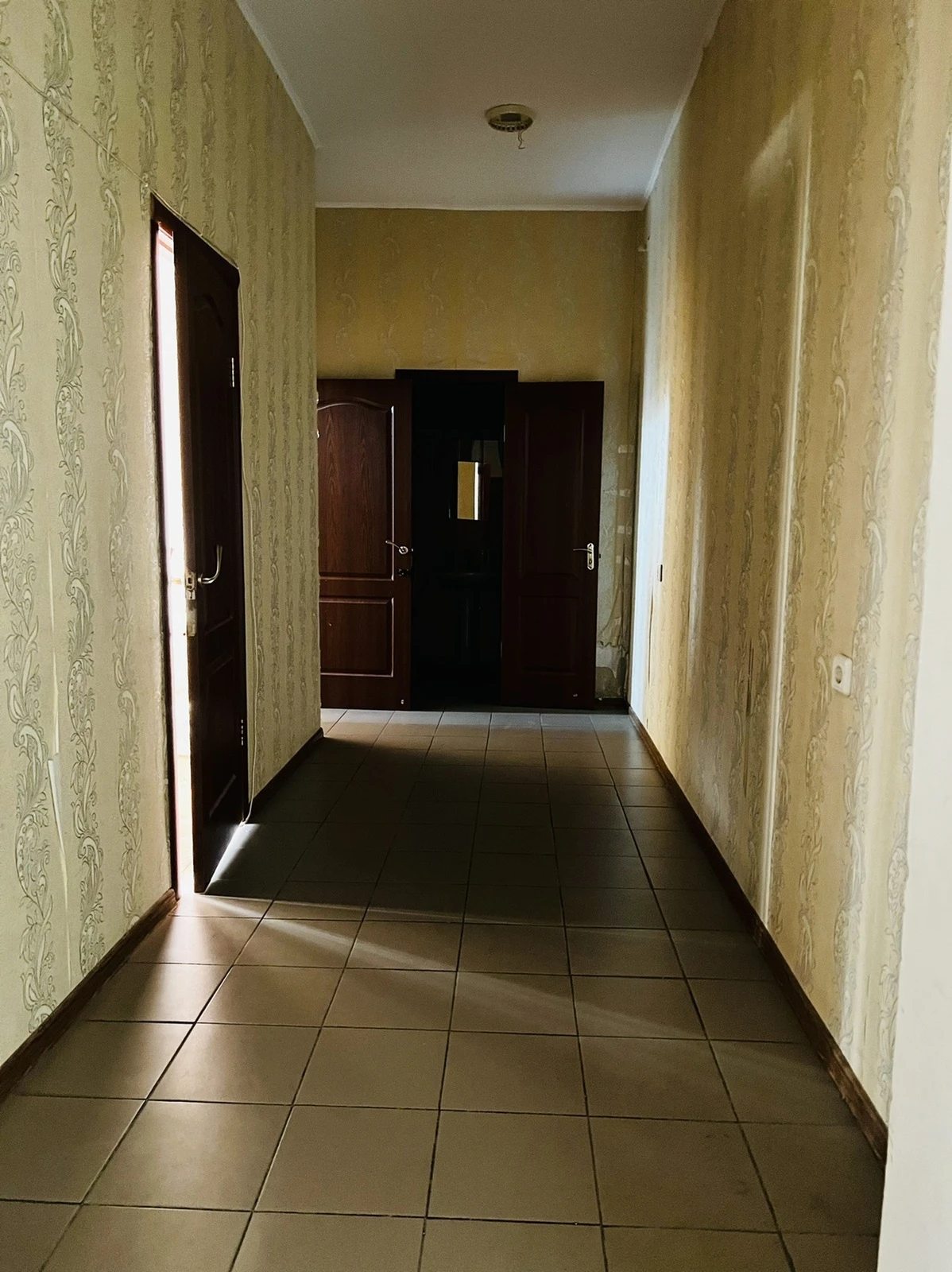 Apartments for sale. 2 rooms, 70 m², 10th floor/12 floors. 43, Vylyamsa Akademyka ul., Odesa. 