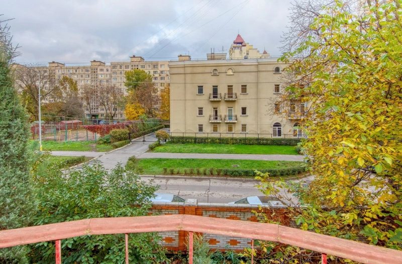 Продаж будинку. 6 rooms, 270 m², 2 floors. 19, Макіївська 19, Київ. 