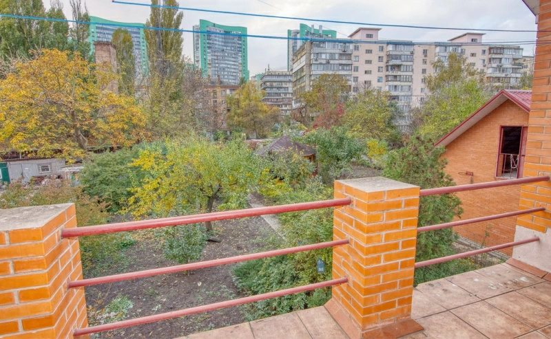 House for sale. 6 rooms, 270 m², 2 floors. 19, Makiyivska 19, Kyiv. 