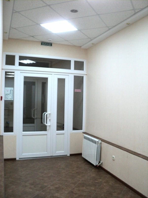 Office for rent. 2 rooms, 48 m², 1st floor/5 floors. 2, Shmidta 2, Melitopol. 