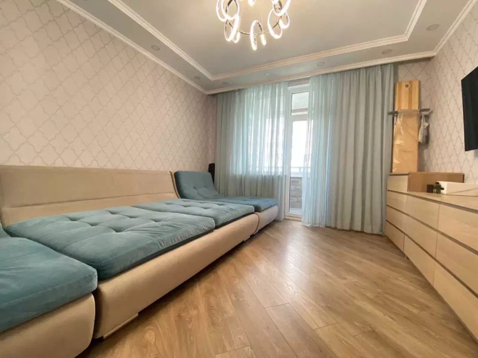 Продаж квартири. 1 room, 63 m², 6th floor/25 floors. 55, Люстдорфская Дорога , Одеса. 