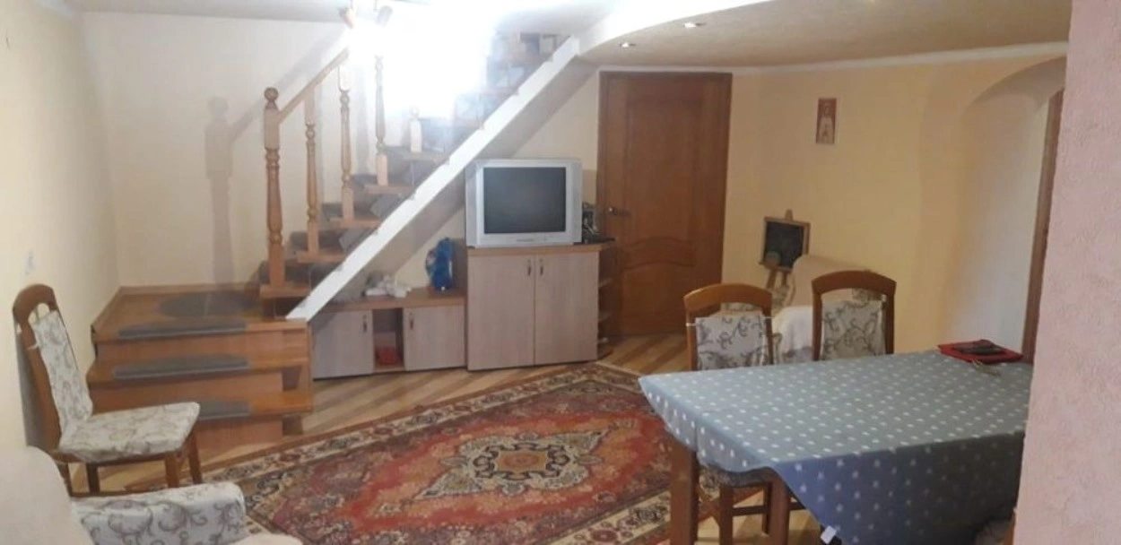 House for sale. 7 rooms, 285 m², 2 floors. Pavshyno. 