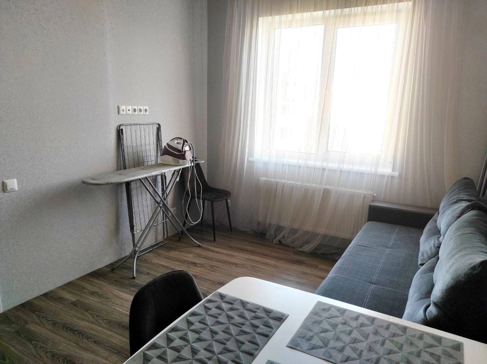 Apartments for sale. 1 room, 36 m², 9th floor/9 floors. 52, Lva Landau, Kharkiv. 