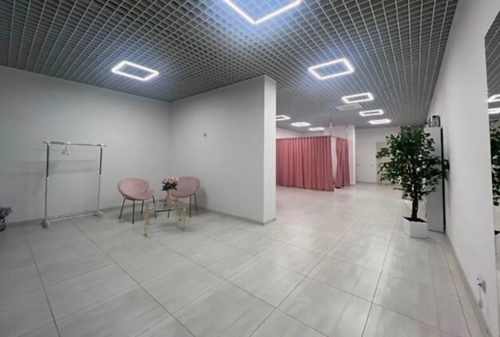 Продам нерухомість під комерцію. 80 m², 3rd floor/3 floors. Тернопіль. 