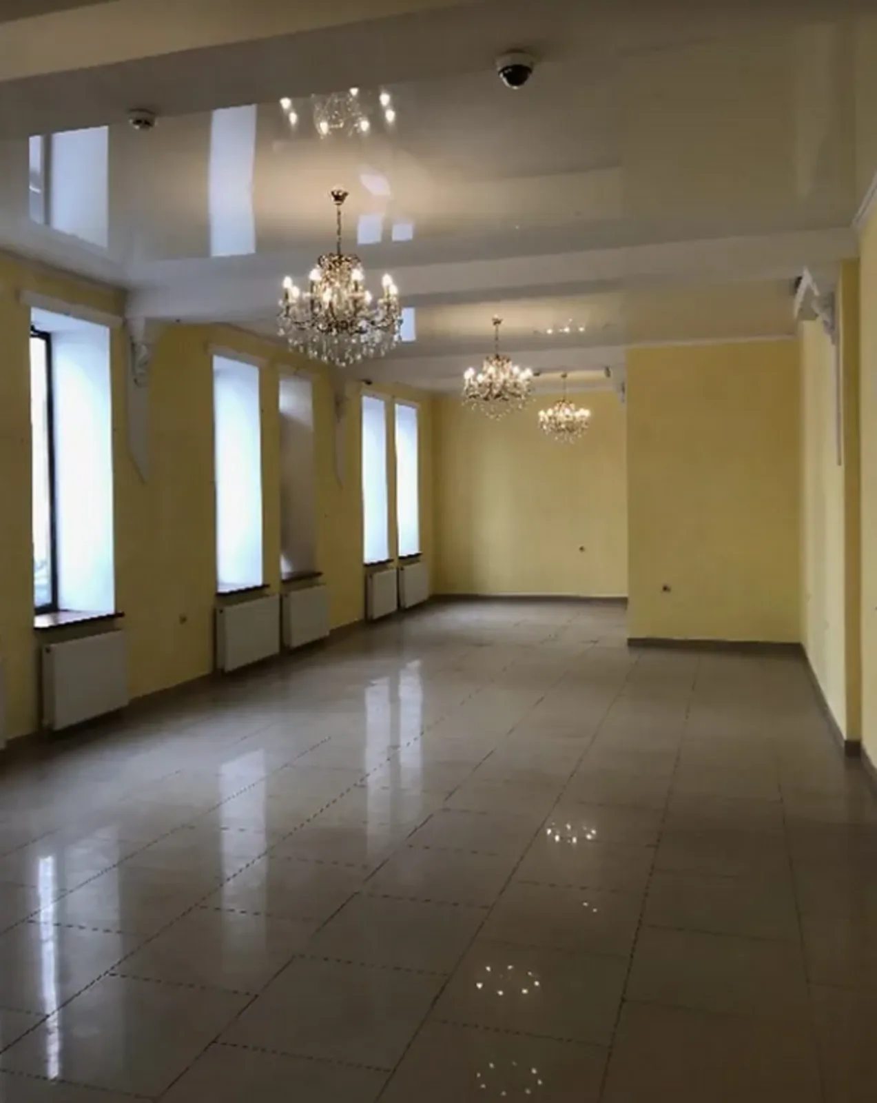 Real estate for sale for commercial purposes. 107 m², 1st floor/2 floors. Tsentr, Ternopil. 