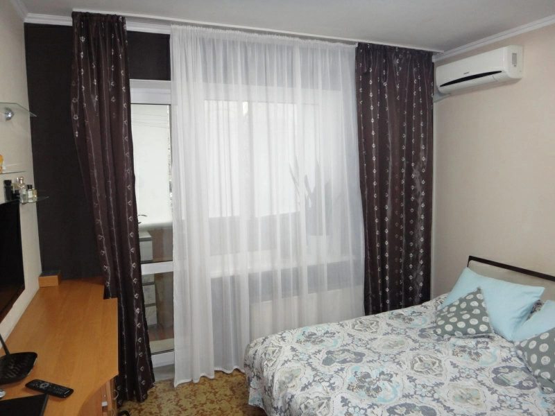 Продаж квартири. 3 rooms, 73 m², 3rd floor/9 floors. 10, Правди 10, Київ. 