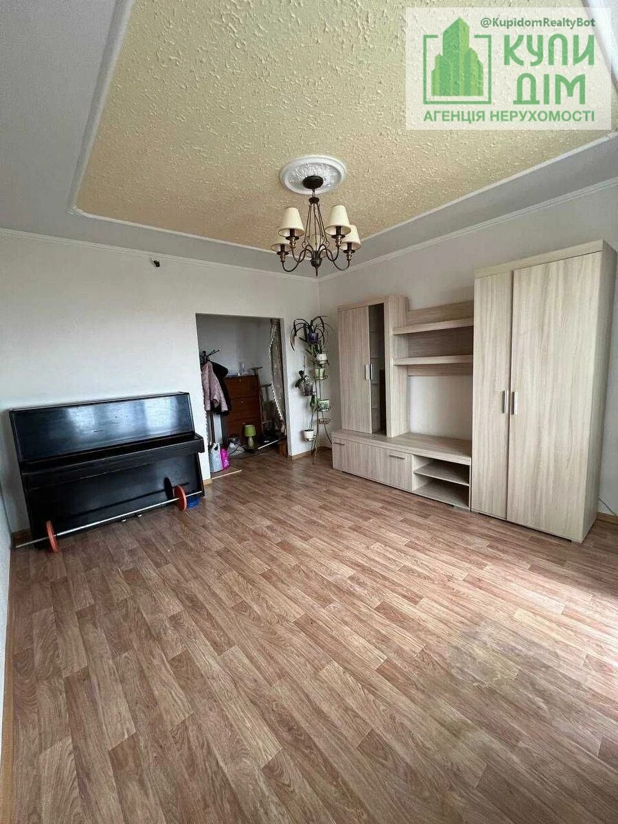 Продаж квартири 3 кімнати, 70 m², 8 пов./9 поверхів. Фортечний (кіровський), Кропивницький. 