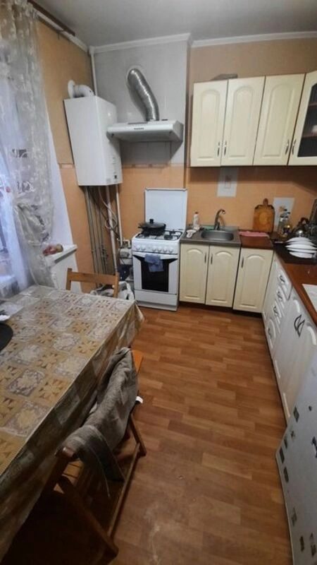 Продаж квартири 4 кімнати, 77 m², 3 пов./9 поверхів. 43, Шульгиных (Калинина) улица, Кропивницький. 