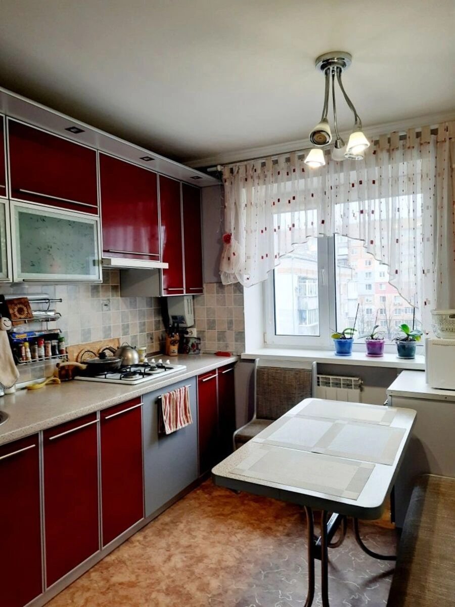 Продаж квартири. 2 rooms, 42 m², 5th floor/5 floors. Фортечний (кіровський), Кропивницький. 