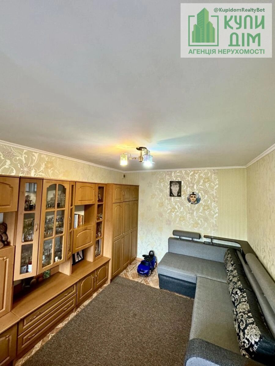 Продаж квартири. 3 rooms, 49 m², 7th floor/9 floors. Університецький проспект, Кропивницький. 