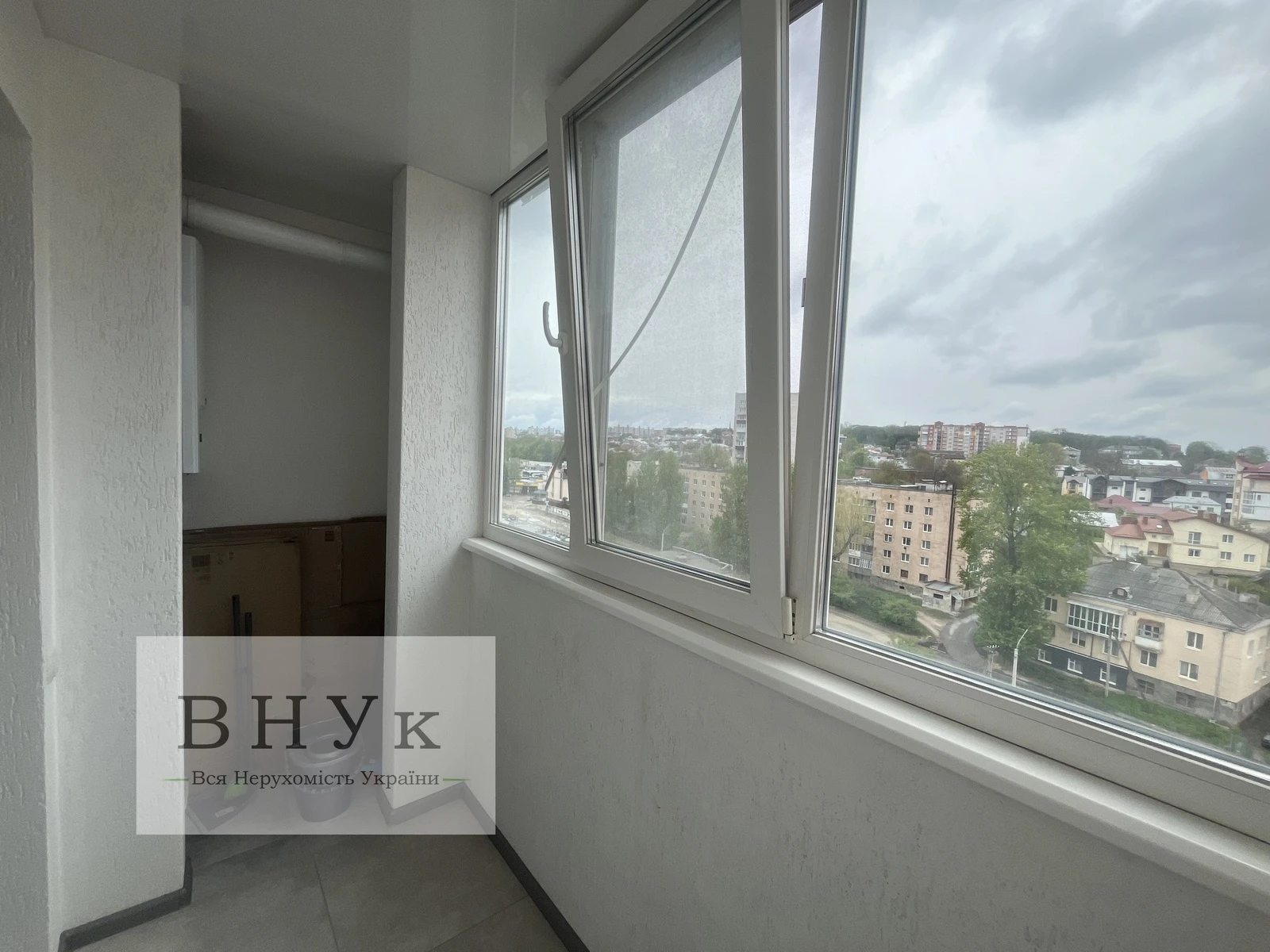 Apartments for sale 2 rooms, 45 m², 9th fl./10 floors. Halytska , Ternopil. 