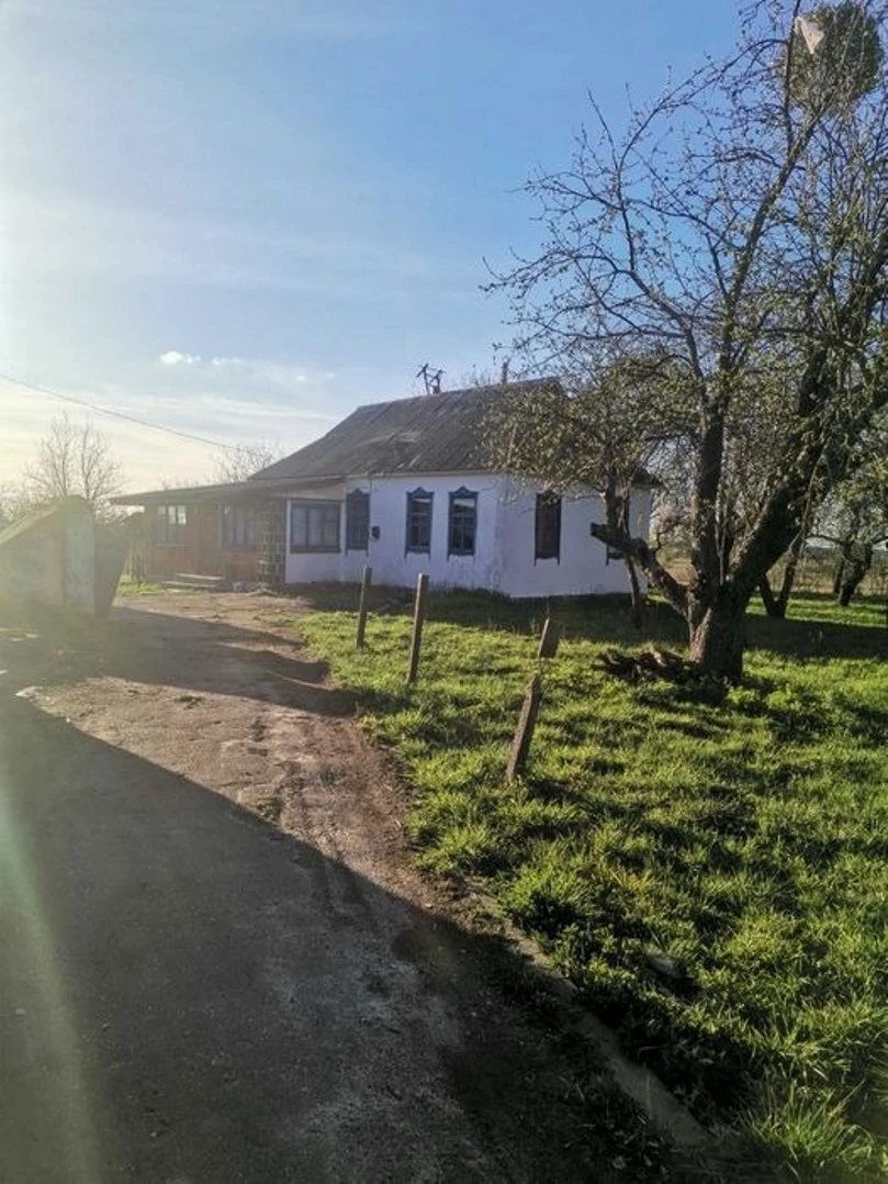 House for sale. 3 rooms, 70 m², 1 floor. Lyudvynivka. 