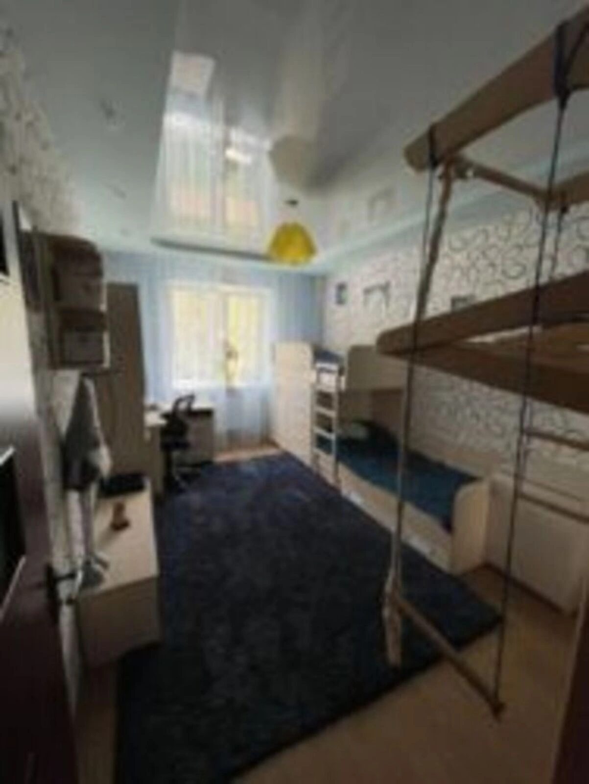 Продаж квартири. 2 rooms, 56 m², 1st floor/5 floors. 18, Молодіжна , Вишневе. 