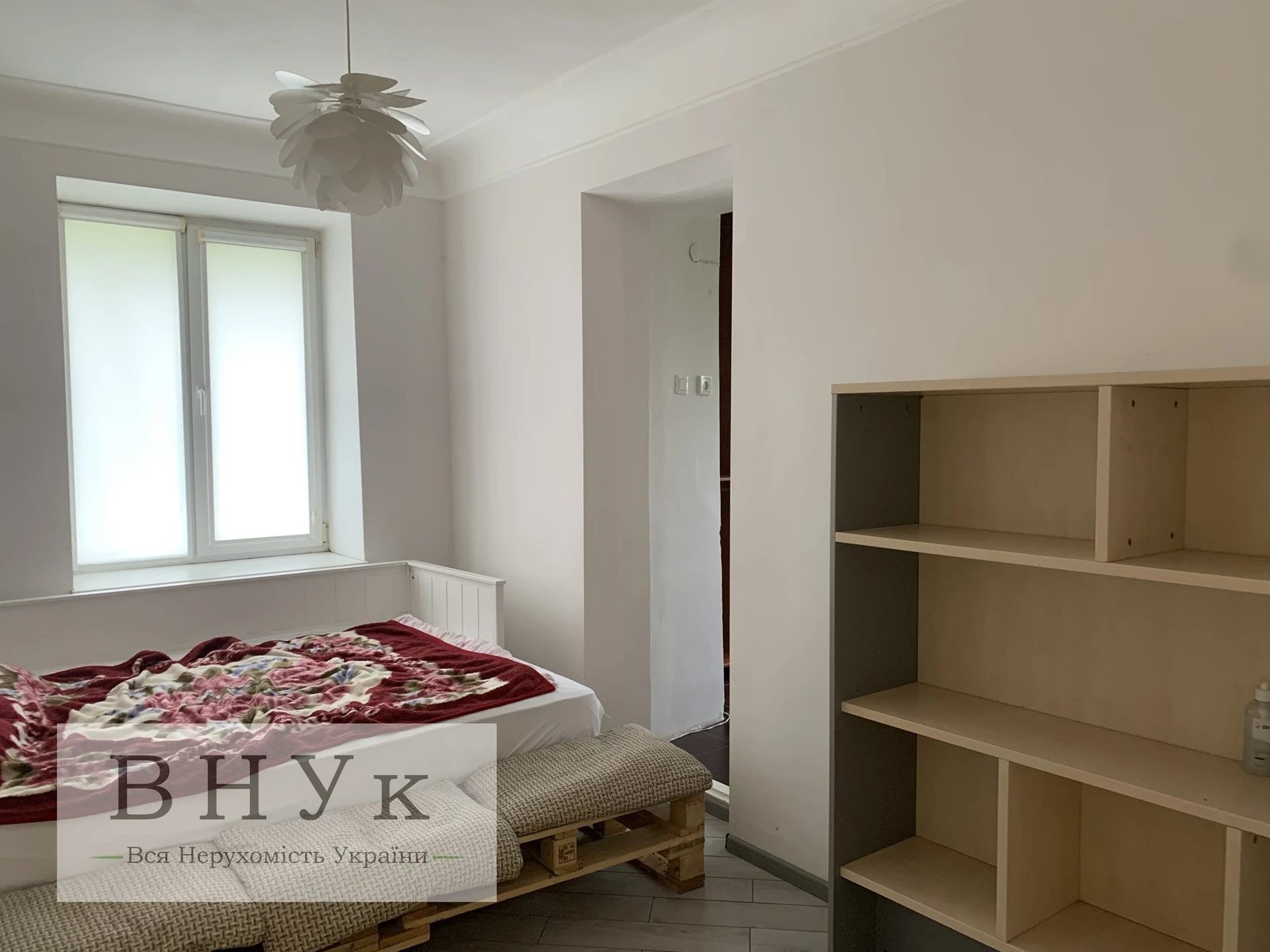 Apartments for sale. 2 rooms, 46 m², 1st floor/2 floors. Studynskoho Akademika vul., Ternopil. 