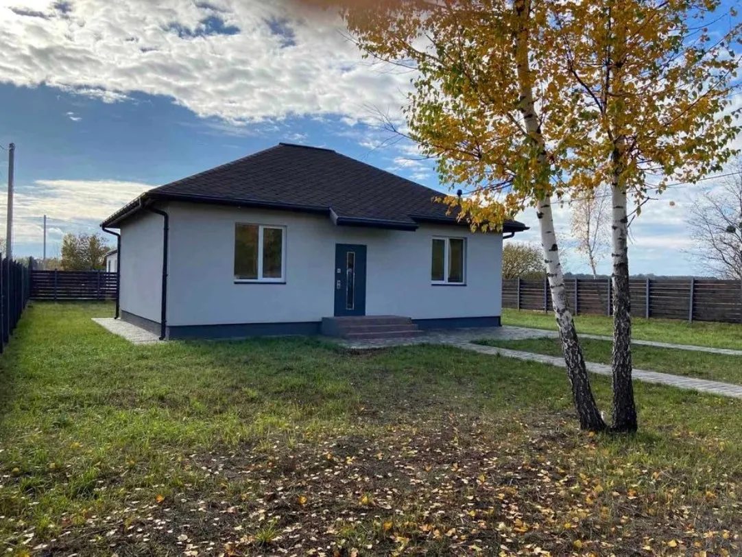 House for sale. 3 rooms, 86 m², 1 floor. Mykhaylivka-Rubezhivka. 