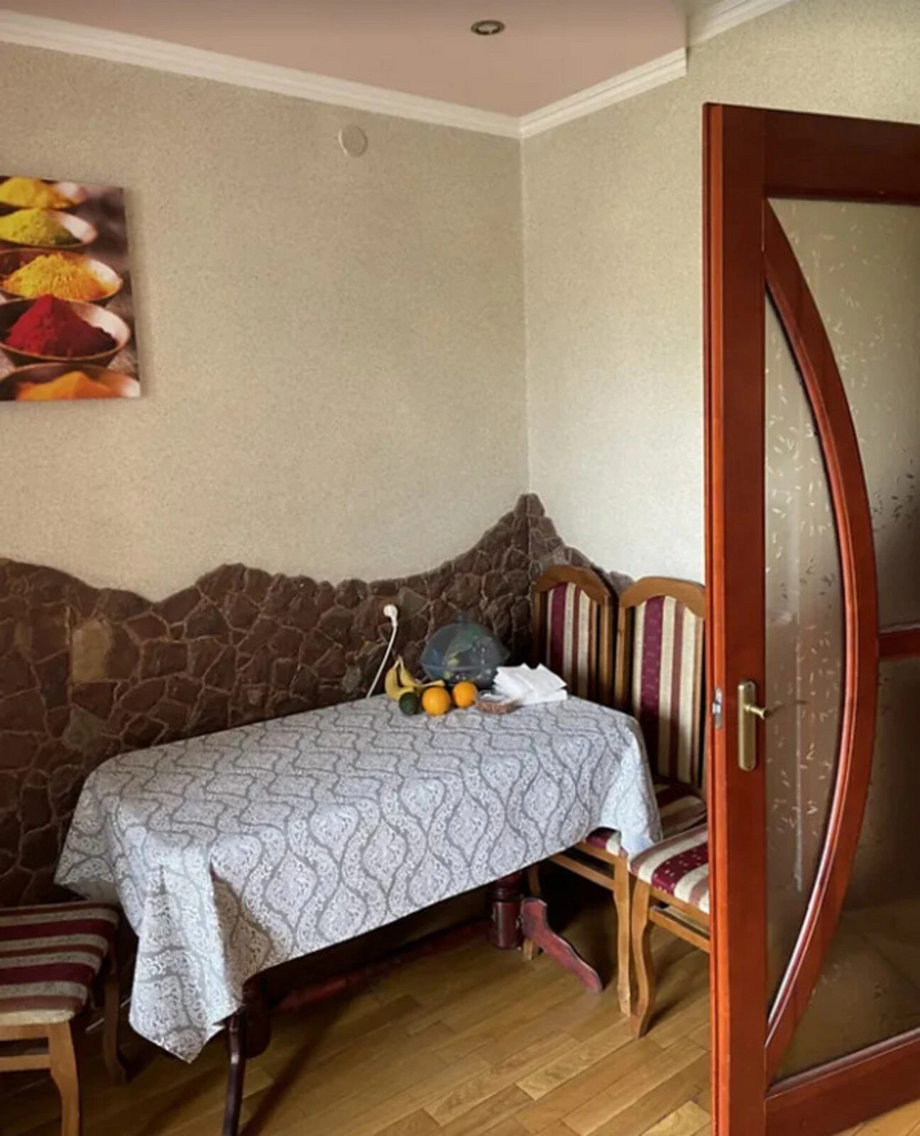 Apartments for sale. 2 rooms, 70 m², 4th floor/10 floors. Bam, Ternopil. 