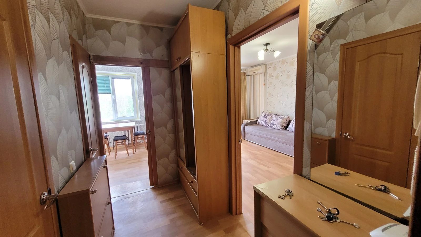 Apartment for rent. 1 room, 34 m², 6th floor/9 floors. 49, Fylatova Akademyka , Odesa. 
