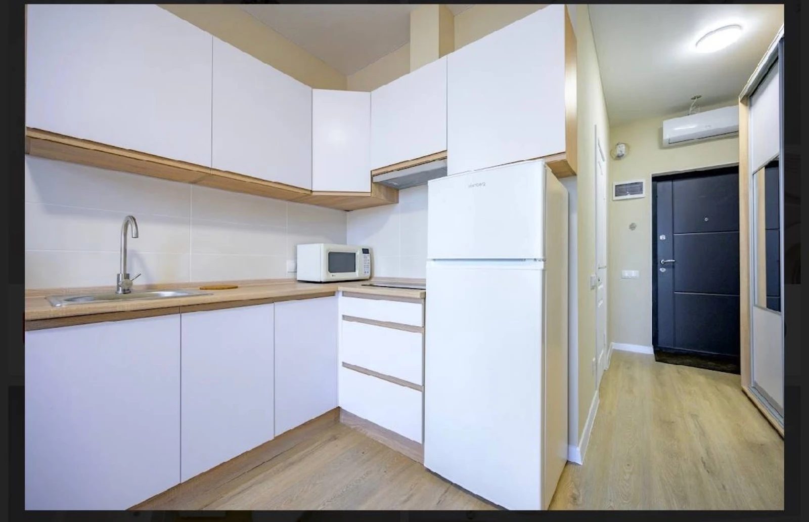 Apartments for sale. 1 room, 23 m², 11 floor/12 floors. 29, Radostnaya ul., Odesa. 