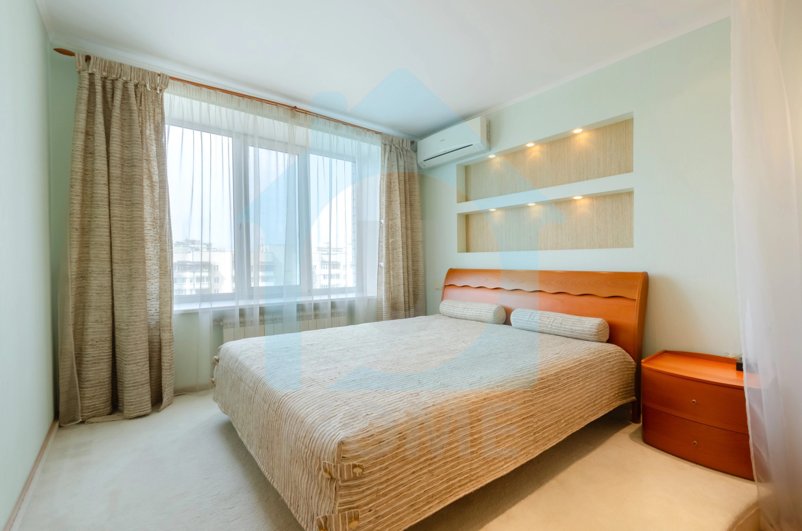 Apartments for sale. 5 rooms, 161 m², 9th floor/16 floors. 4, Pryluzhna 4, Kyiv. 