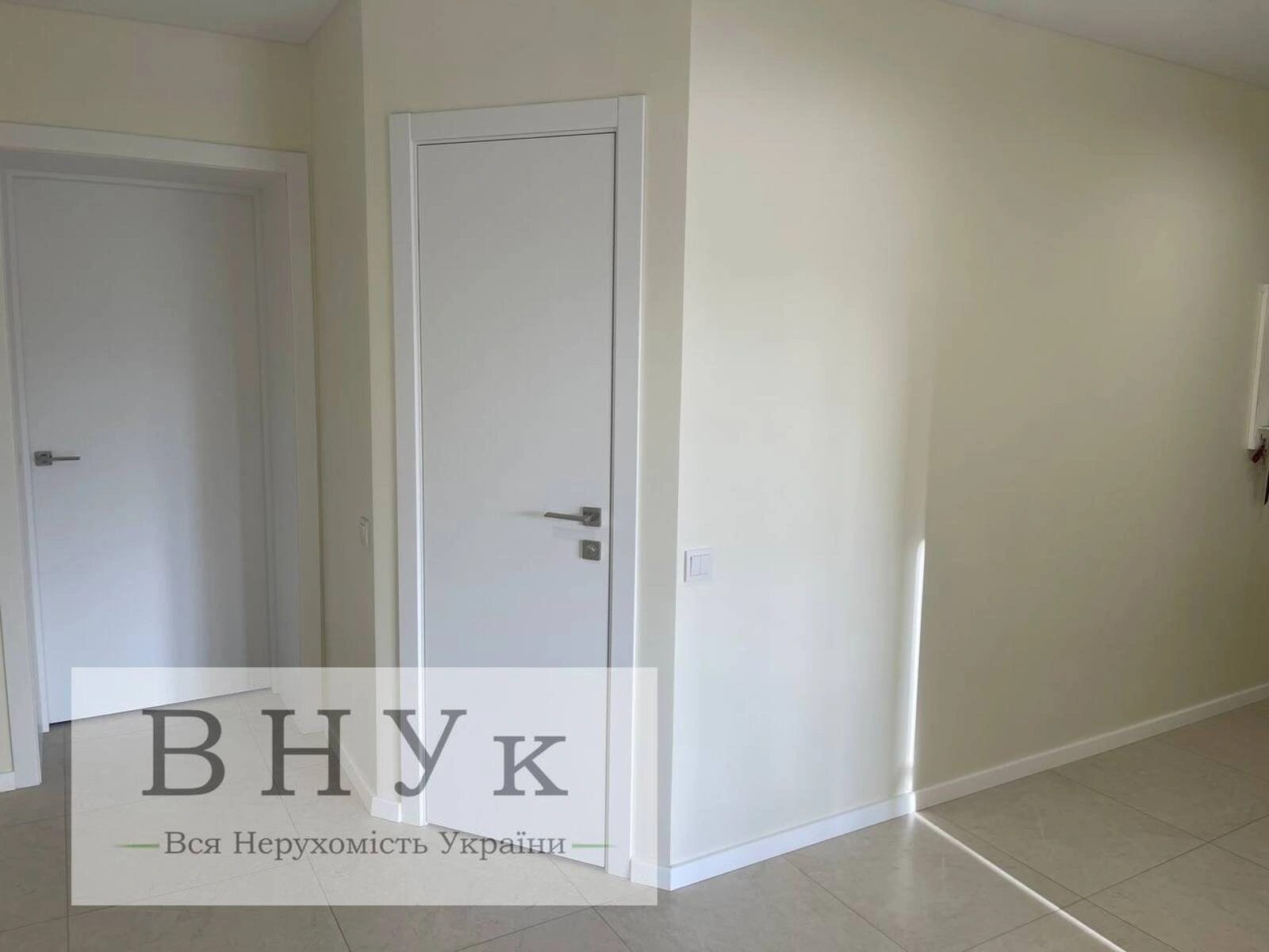 Apartments for sale. 3 rooms, 91 m², 1st floor/11 floors. Budnoho S. , Ternopil. 