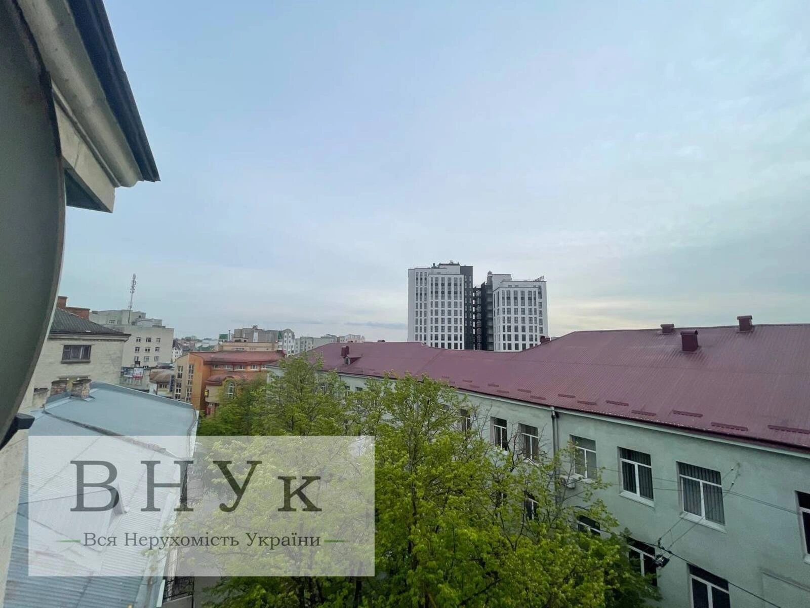 Apartments for sale 2 rooms, 75 m², 5th fl./5 floors. Ostrozkoho Knyazya vul., Ternopil. 