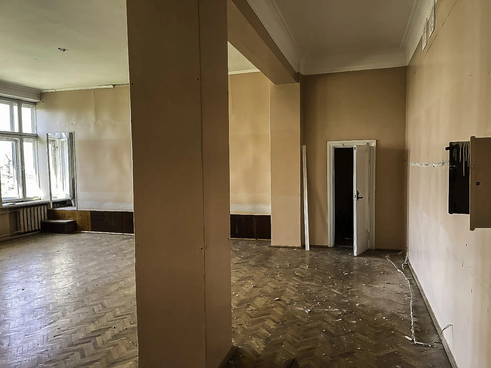 Commercial space for sale. 1848 m², 1st floor/3 floors. Bandery S. pr., Ternopil. 