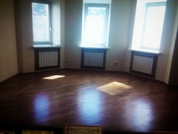 Продаж квартири. 4 кімнати, 136 m², 4 поверх/10 поверхів. Литейная, Дніпро. 