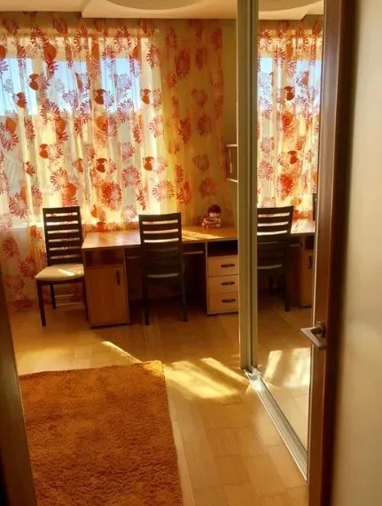 Apartment for rent. 4 rooms, 115 m², 4th floor/5 floors. 96, Novoselskoho ul., Odesa. 