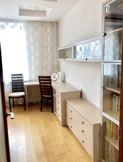 Здам квартиру 4 кімнати, 115 m², 4 пов./5 поверхів. 96, Новосельского ул., Одеса. 