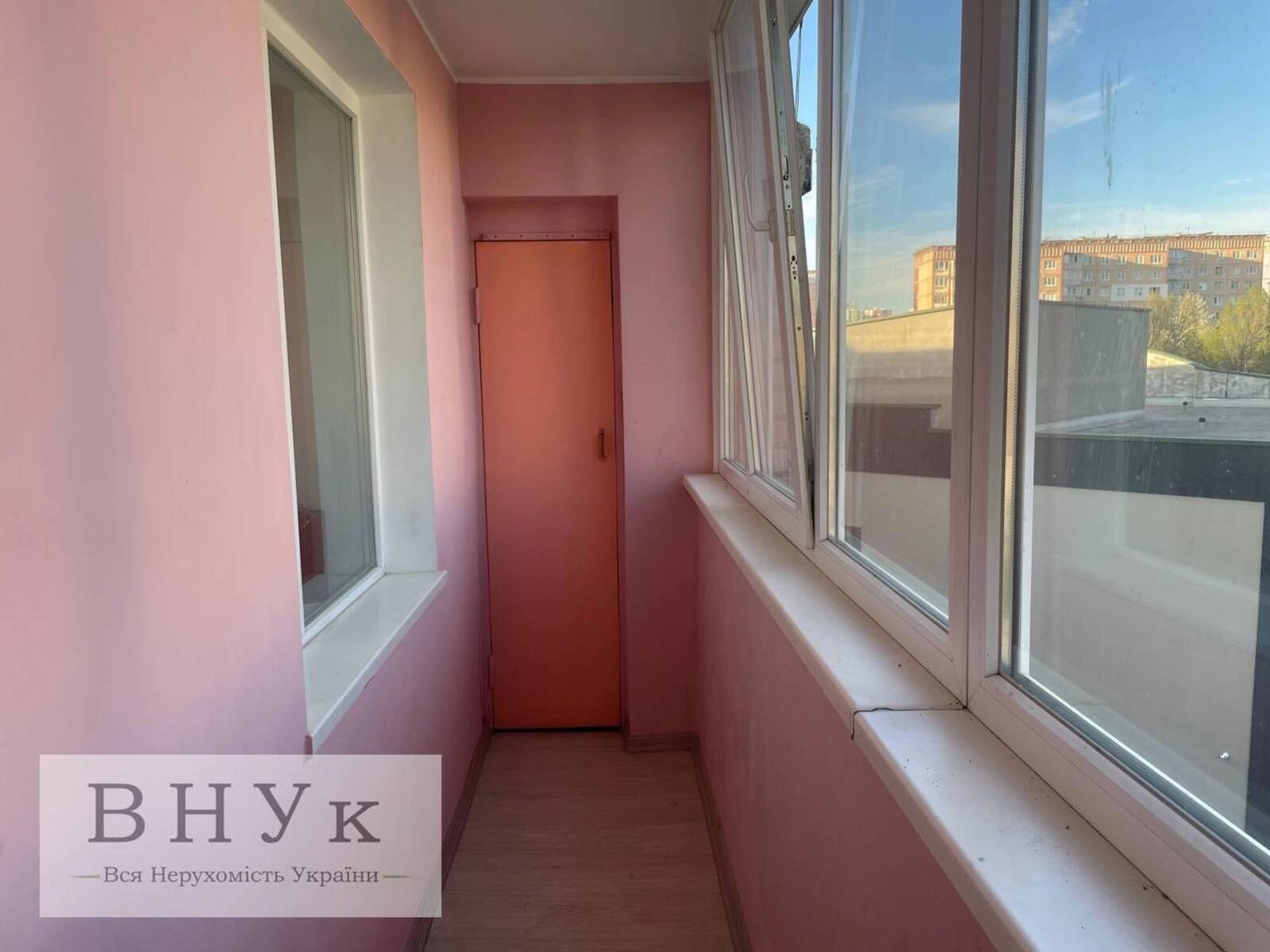 Apartments for sale 4 rooms, 80 m², 5th fl./5 floors. Halytska , Ternopil. 