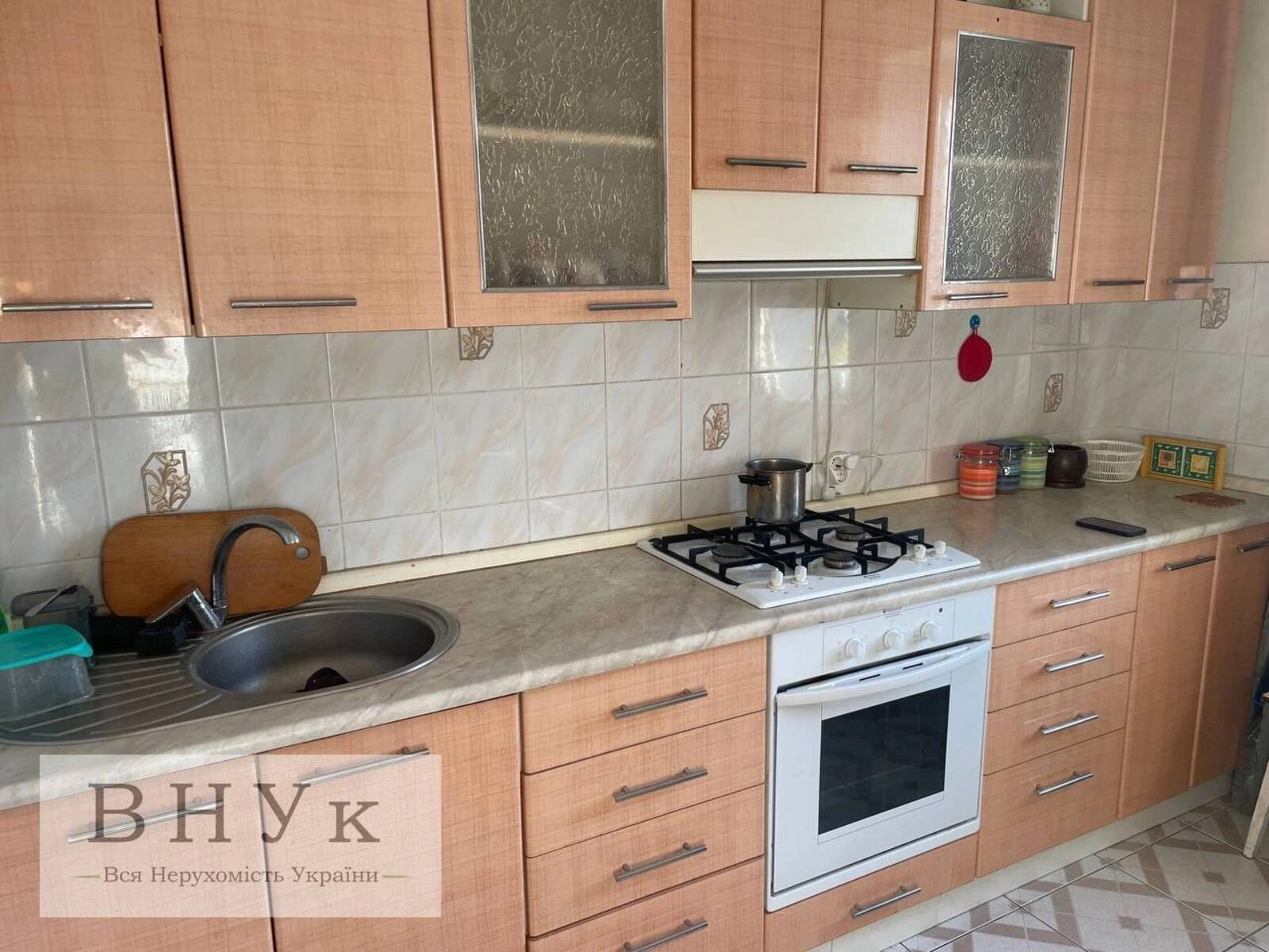 Apartments for sale 4 rooms, 80 m², 5th fl./5 floors. Halytska , Ternopil. 