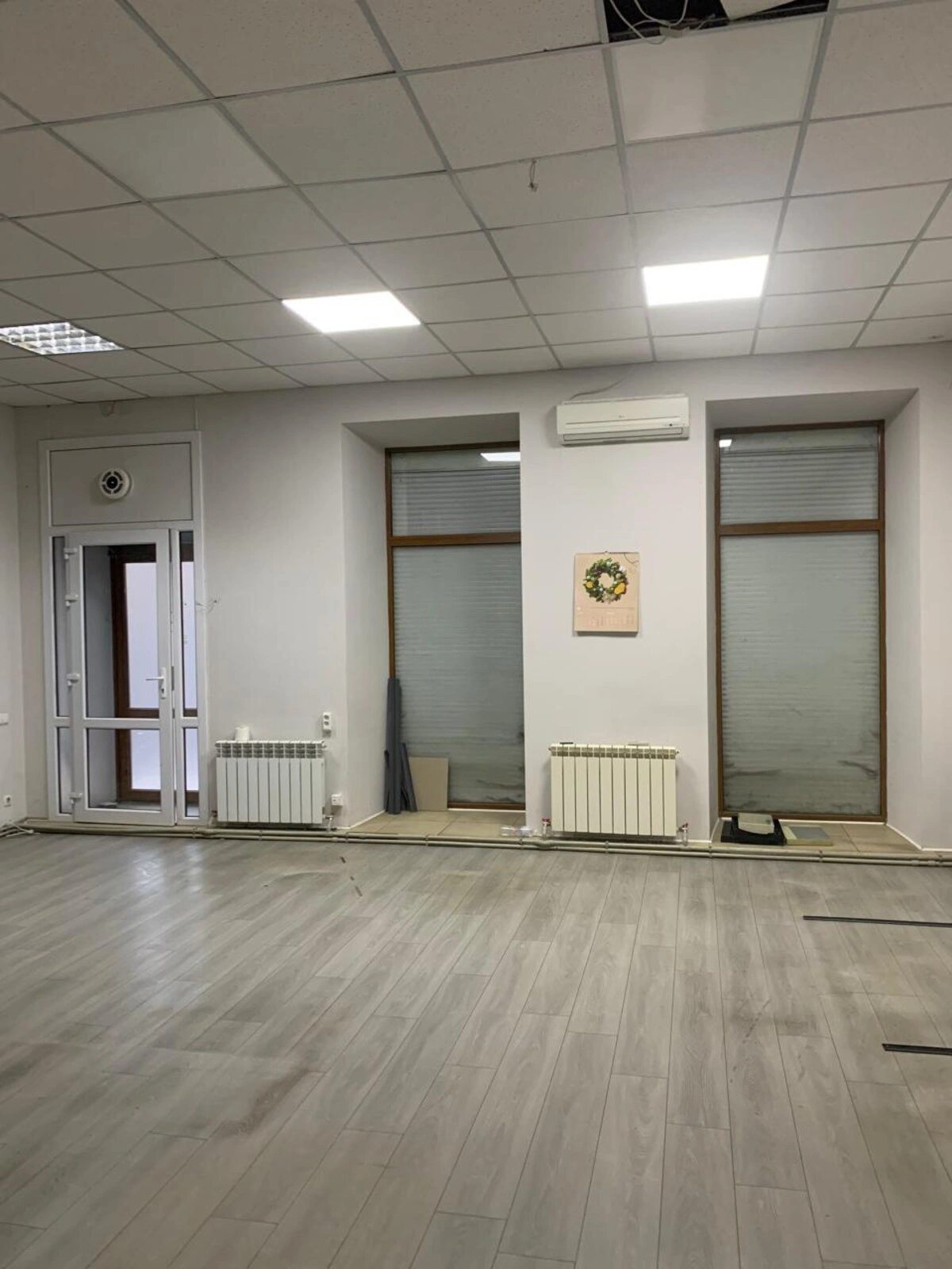 Commercial space for sale. 139 m², 1st floor/3 floors. 52, Evreyskaya ul., Odesa. 