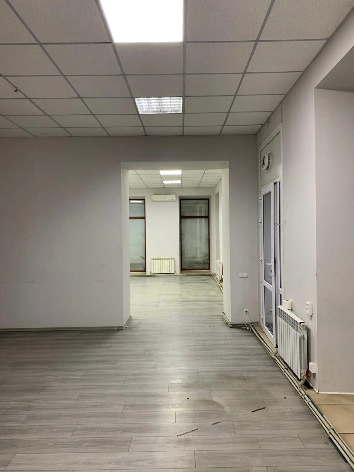 Commercial space for sale. 139 m², 1st floor/3 floors. 52, Evreyskaya ul., Odesa. 