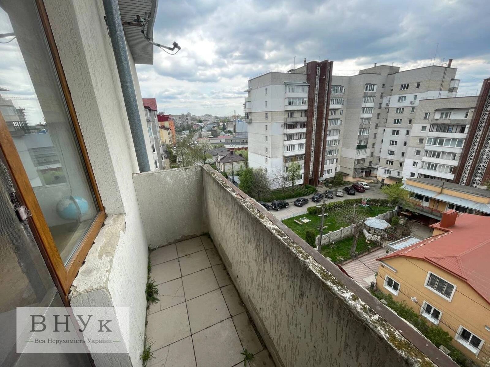 Apartments for sale 5 rooms, 135 m², 5th fl./6 floors. Vilkhova vul., Ternopil. 