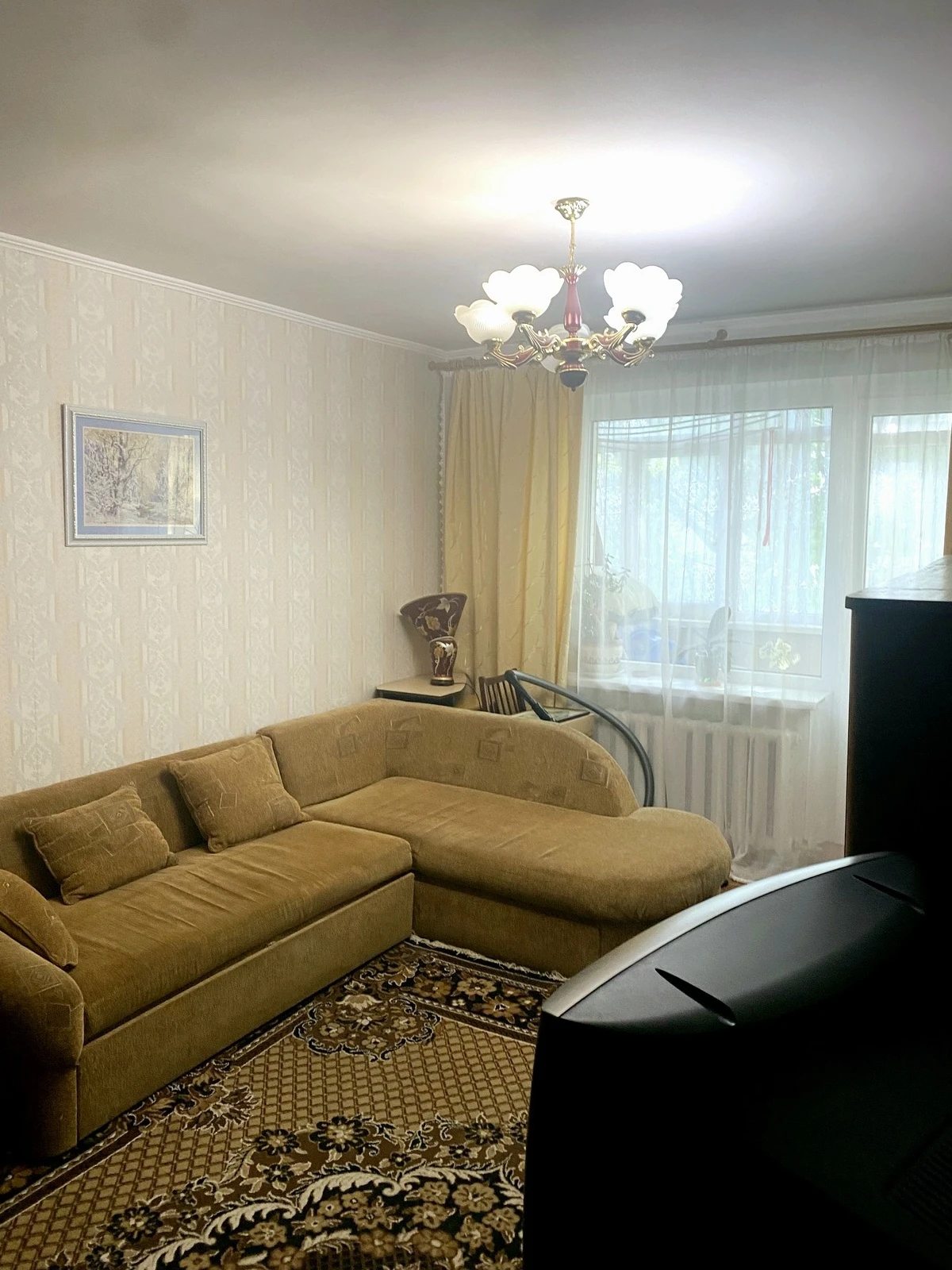 Apartments for sale. 2 rooms, 52 m², 1st floor/9 floors. Kropyvnytskoho vul., Kropyvnytskyy. 