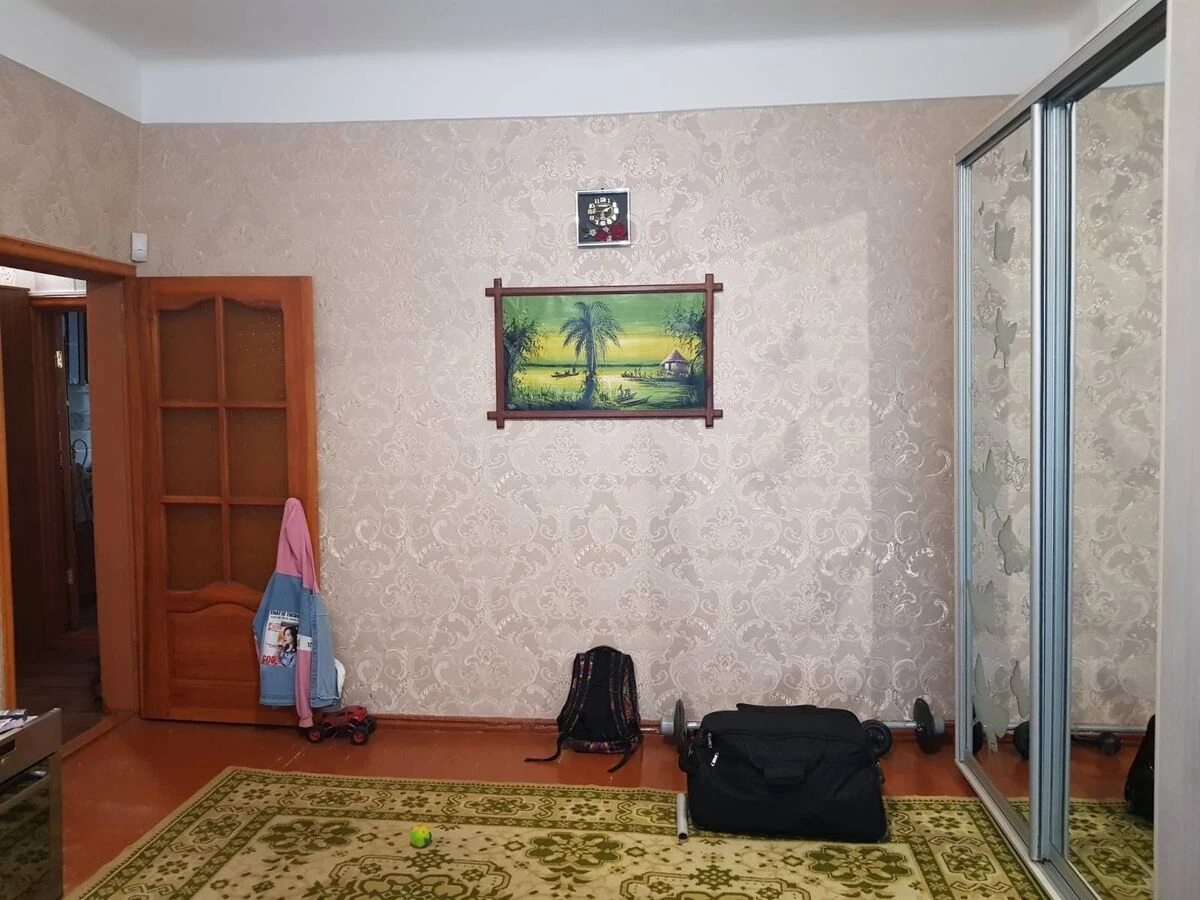 Продам 3 кімнатну квартиру Авіамістечко (Короленка).