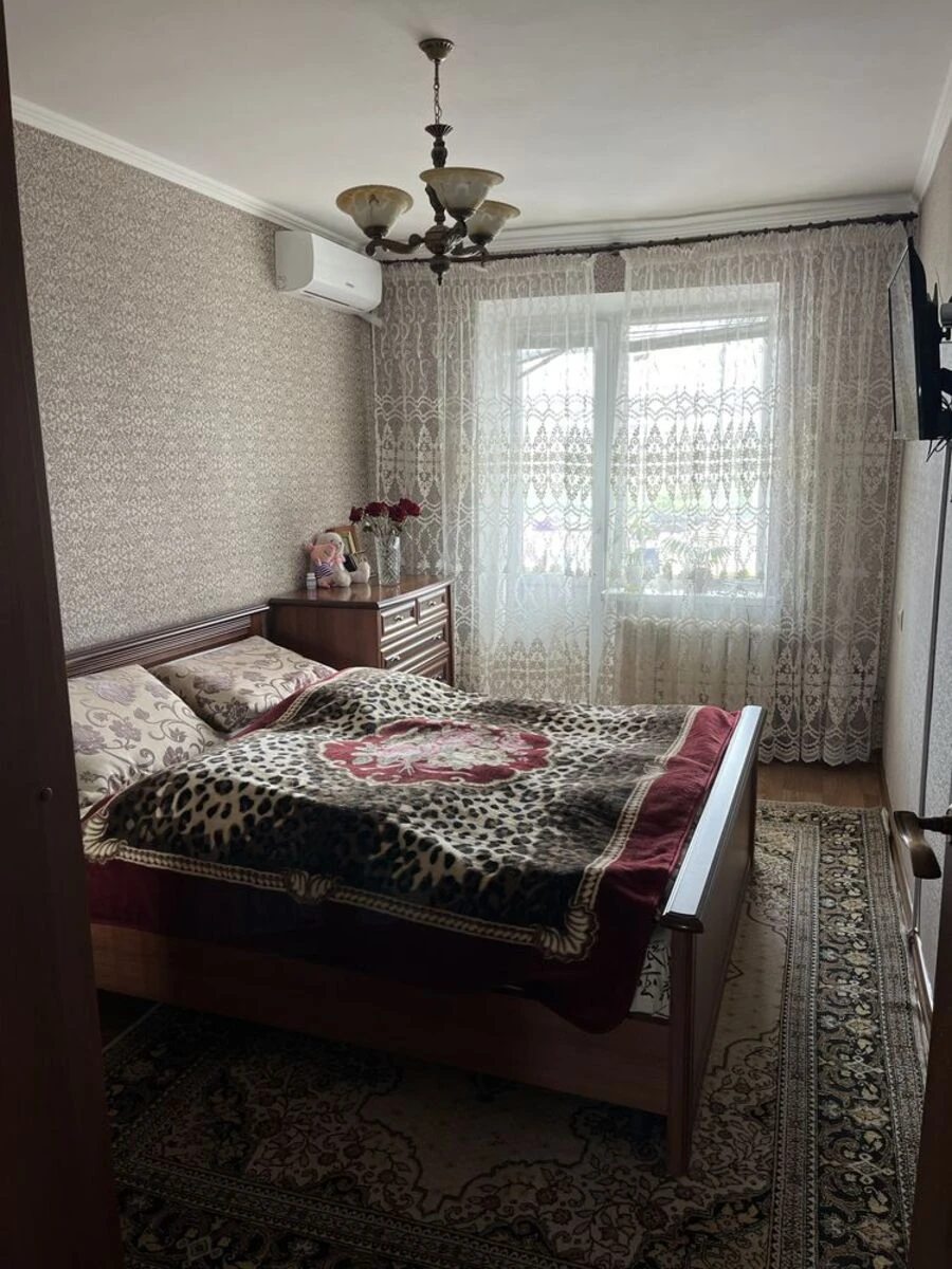 Продаж квартири. 3 rooms, 66 m², 9th floor/9 floors. Андріївська вул., Кропивницький. 