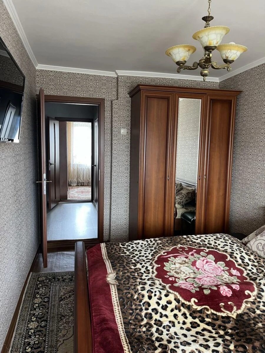 Продаж квартири. 3 rooms, 66 m², 9th floor/9 floors. Андріївська вул., Кропивницький. 