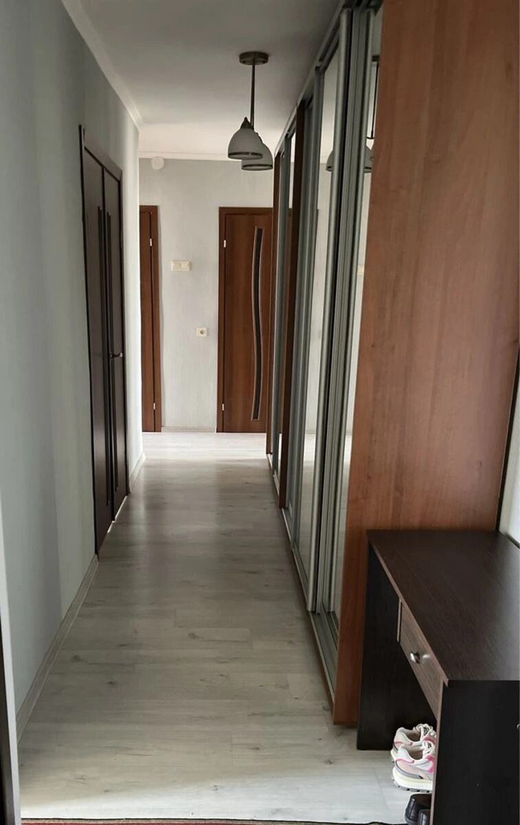 Продаж квартири. 3 rooms, 66 m², 9th floor/9 floors. Андріївська вул., Кропивницький. 